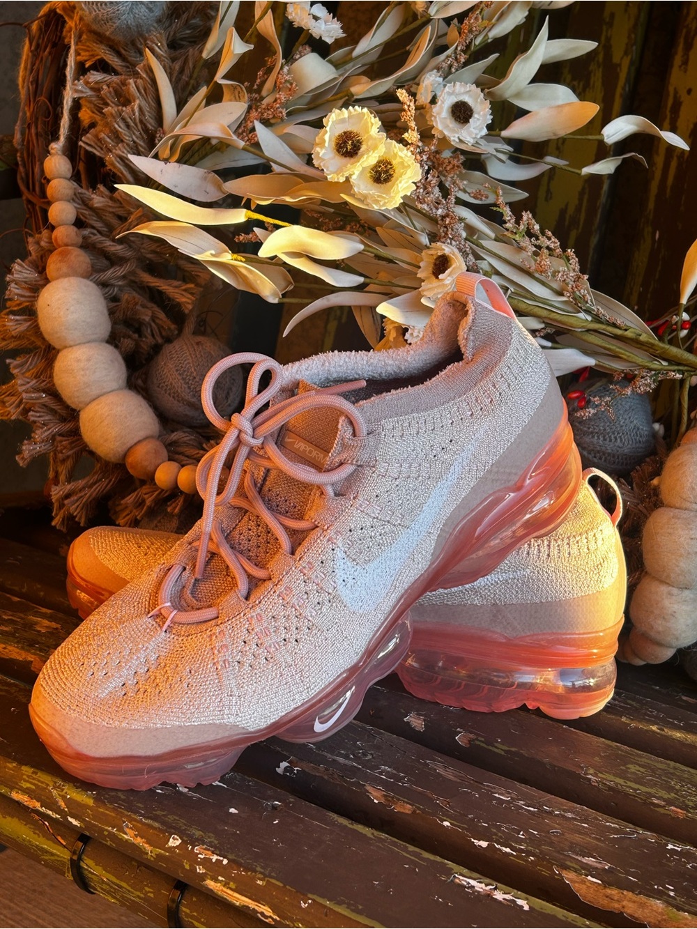 EUC Women’s NIKE air vapor 2023 flynit Size 9